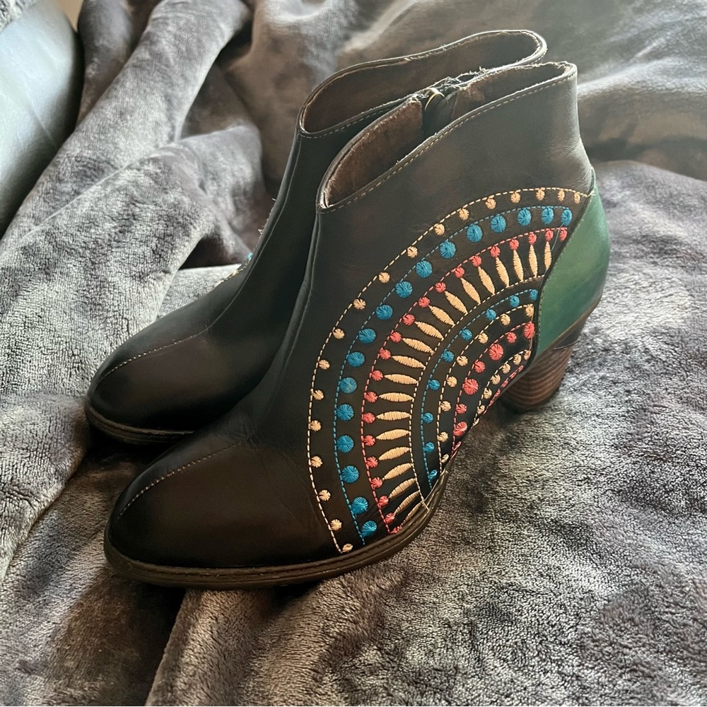 L’Artiste by Spring Step rainbow brown blue embroidered heeled boots
